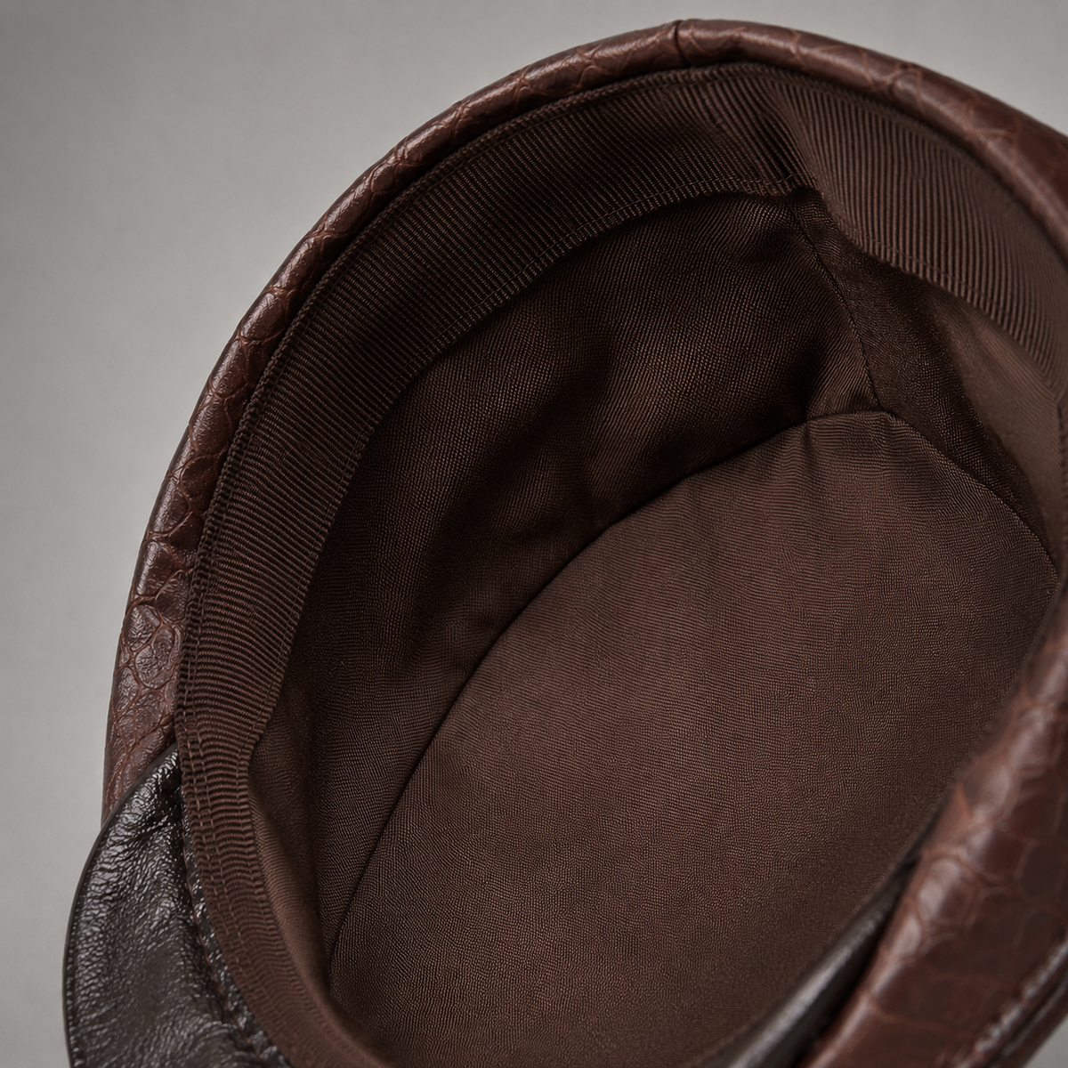 Jules, casquette en cuir : intérieur