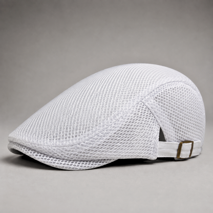 Louis, casquette plate en maille ajourée blanche