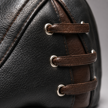 Raymond, casquette en cuir : détail du laçage